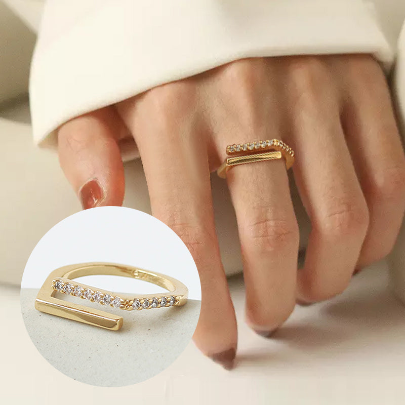 Diamond-studded Line Ring